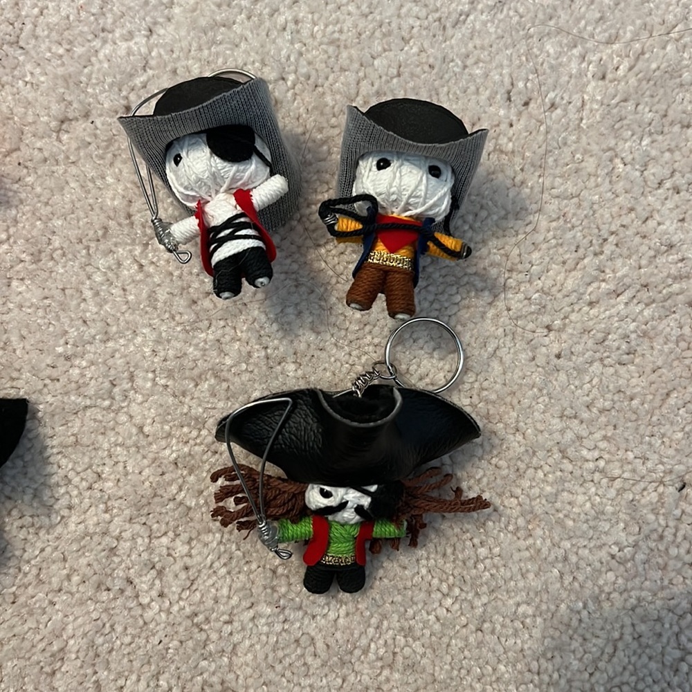 Assorted keychains - Picture 5 of 8